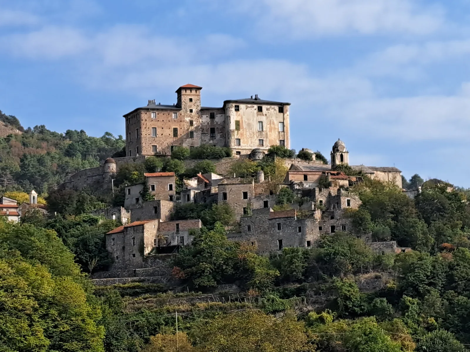 Village and castle in the Ligurian hills