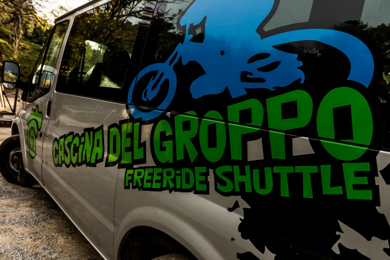 Cascina del Groppo Freeride Shuttle van
